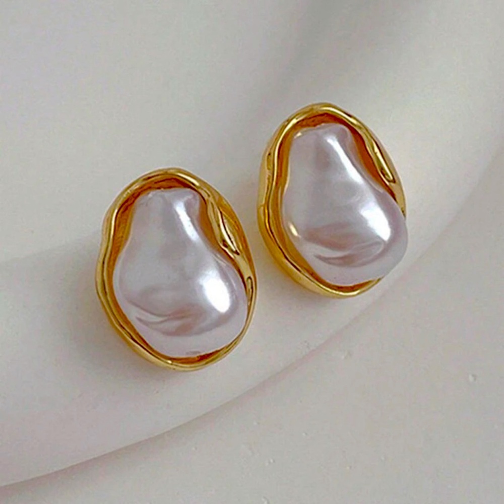 Pearl Studs So Demiur